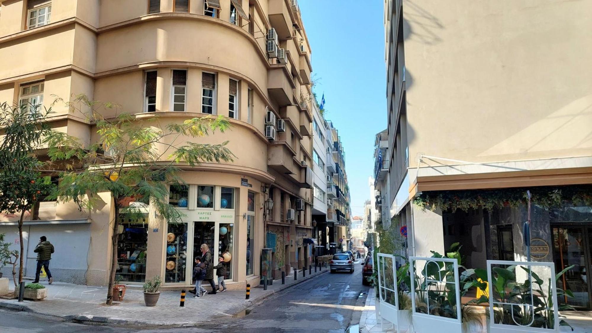 Cozy Apartment In Plaka Atenas Exterior foto